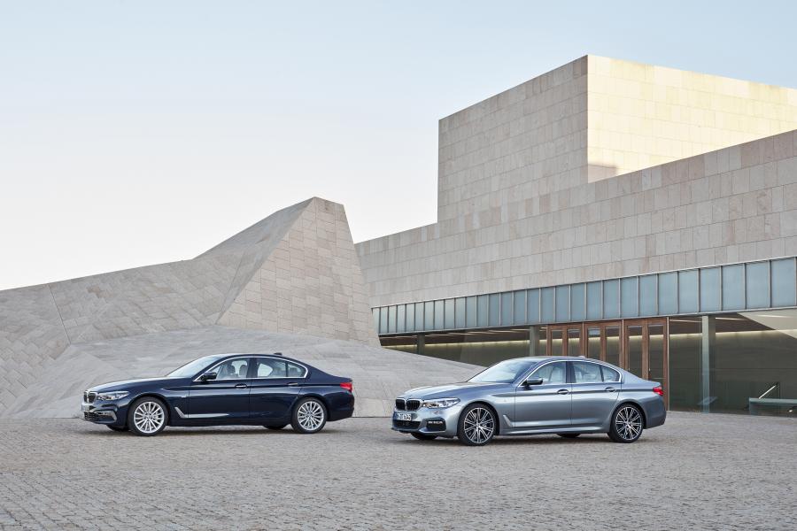  BMW 540i Sedan M Sport 2017 года  (WW) (фото 22 из 98)